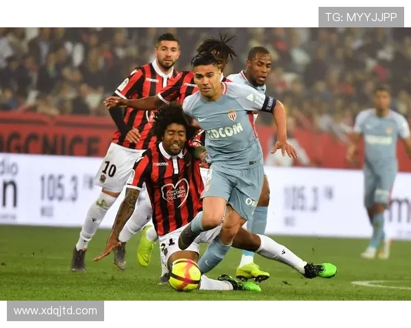 尼姆与阿雅克的激烈对决揭示法甲联赛的竞争魅力与球队实力较量